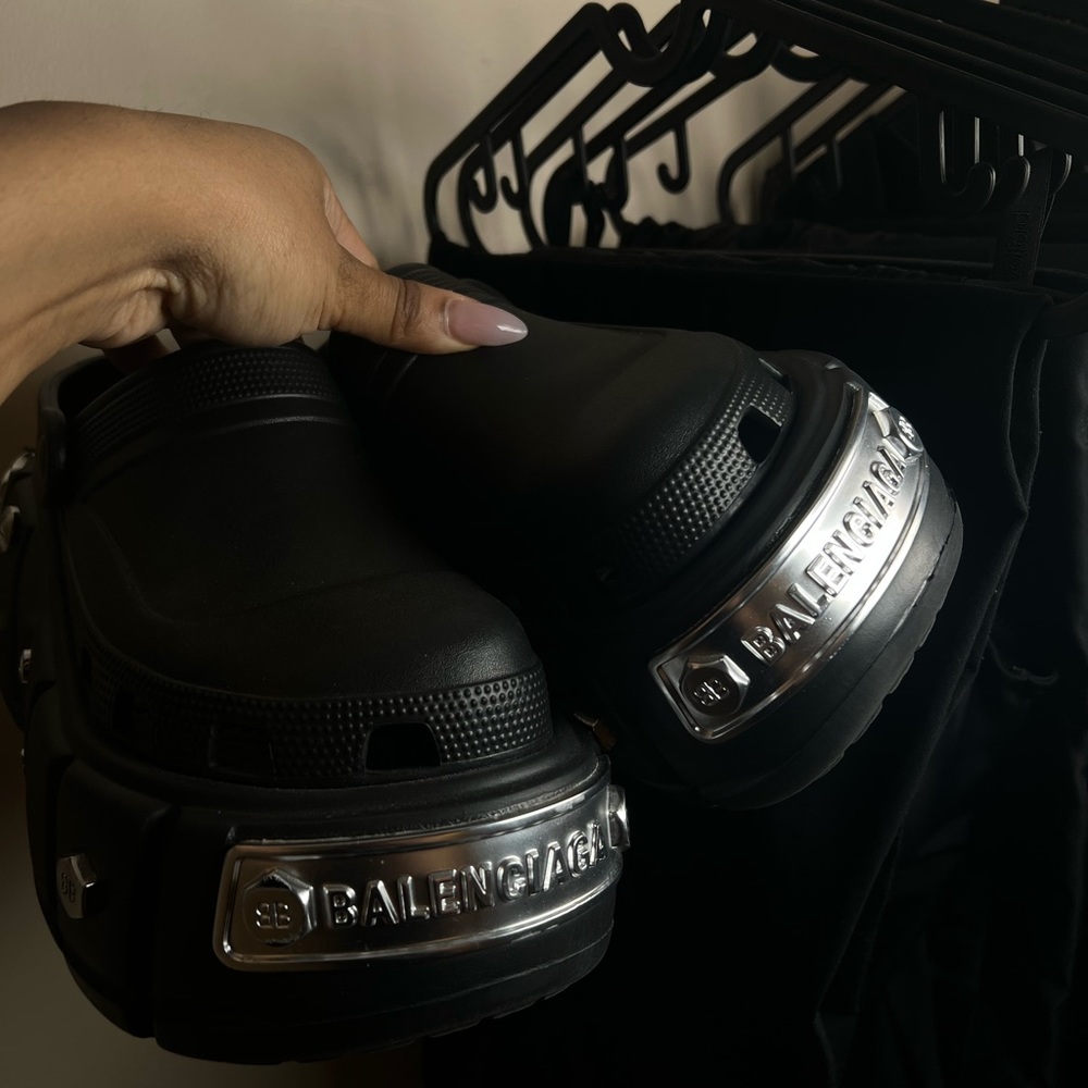 Balenciaga hard crocs size 42 women